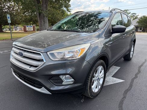 Used 2018 Ford Escape SE AWD/4WD image 2