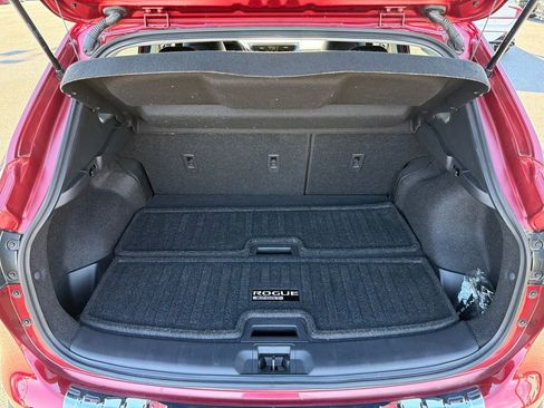 Used 2022 Nissan Rogue Sport SV w/ Technology Package image 18