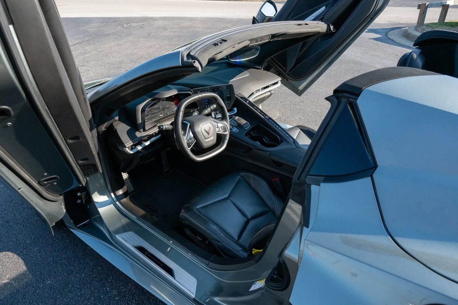 Used 2022 Chevrolet Corvette Stingray Convertible w/ 1LT RWD image 46