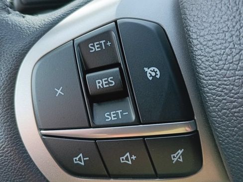 Used 2023 Ford Explorer XLT w/ Equipment Group 202A AWD/4WD image 11