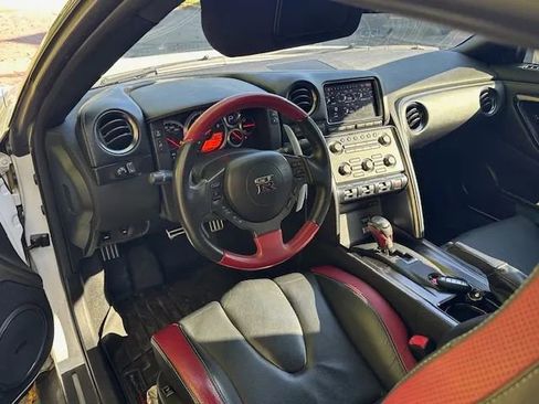 Used 2014 Nissan GT-R Black Edition image 22