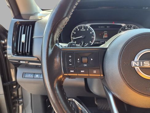 Used 2024 Nissan Pathfinder SV FWD image 10