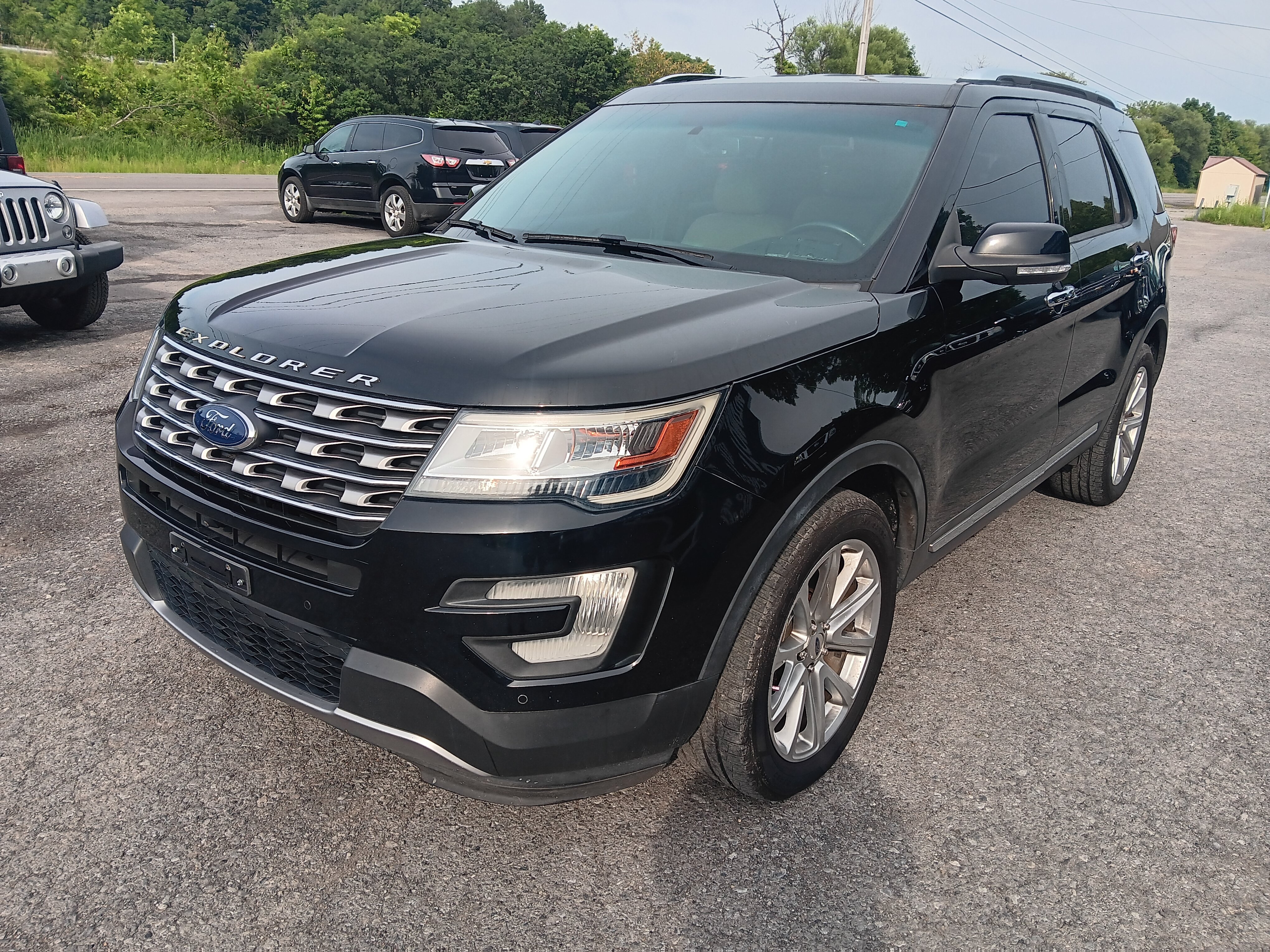 Used 2016 Ford Explorer Limited AWD/4WD image 1