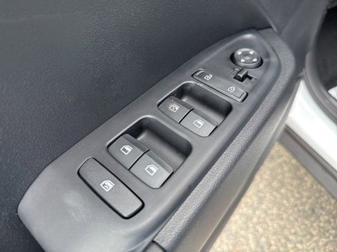 Certified 2025 Hyundai Venue Limited image 13