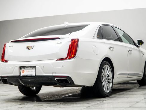 Used 2019 Cadillac XTS Luxury image 12