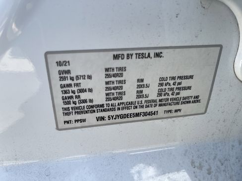 Used 2021 Tesla Model Y Long Range image 37