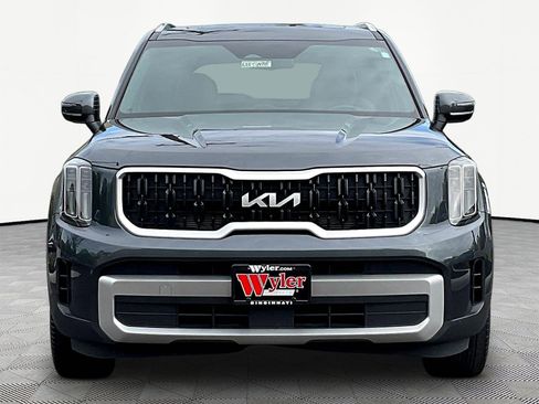 Used 2023 Kia Telluride EX w/ EX Captain's Chair Package FWD image 2