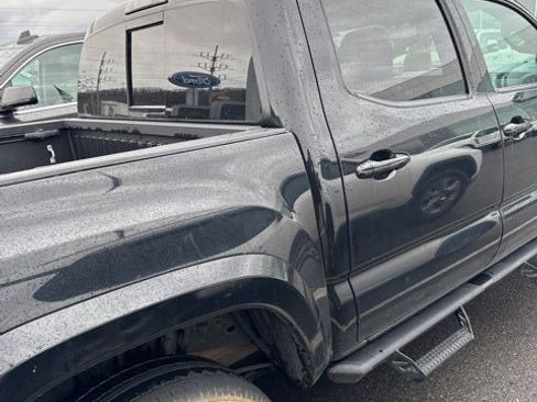 Used 2021 Toyota Tacoma TRD Sport image 29