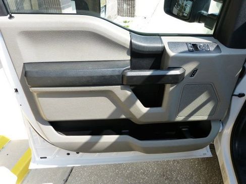 Used 2019 Ford F250 XL w/ Power Equipment Group RWD image 19