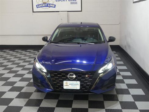 Used 2024 Nissan Altima 2.5 SR image 3