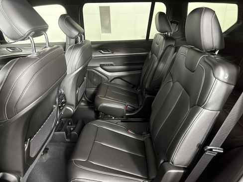 New 2025 Jeep Grand Cherokee L Limited w/ Black Appearance Package AWD/4WD image 14
