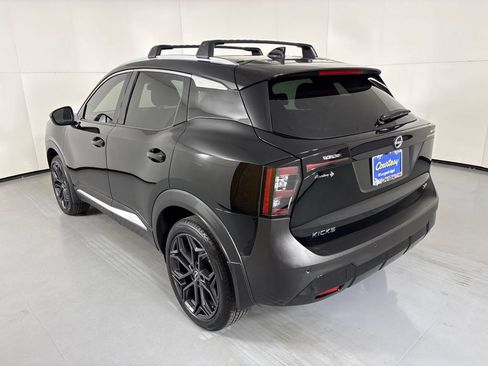 Certified 2025 Nissan Kicks SR FWD image 6