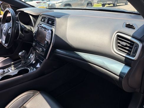 Used 2019 Nissan Maxima SR w/ Premium Package FWD image 29