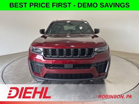 New 2026 Jeep Grand Cherokee Altitude AWD/4WD image 2