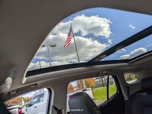 Used 2022 GMC Terrain Denali image 20