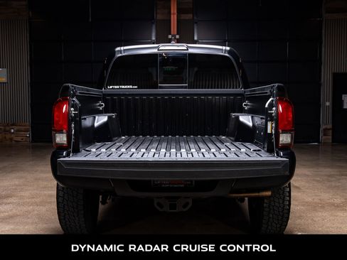 Used 2020 Toyota Tacoma SR5 image 8