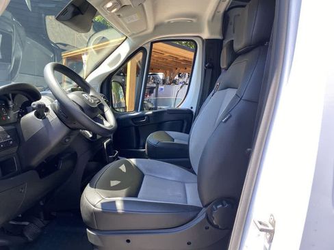 Used 2026 RAM ProMaster 2500 w/ Convenience Group FWD image 13