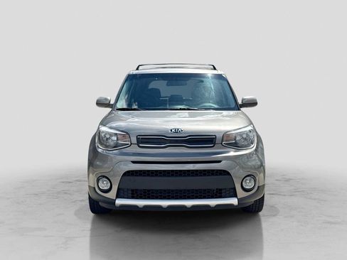 Used 2018 Kia Soul + FWD image 9