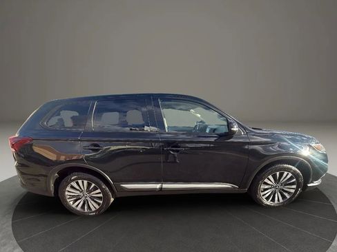 Used 2020 Mitsubishi Outlander AWD image 4