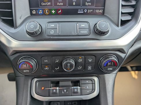 Used 2021 GMC Acadia SLE image 28