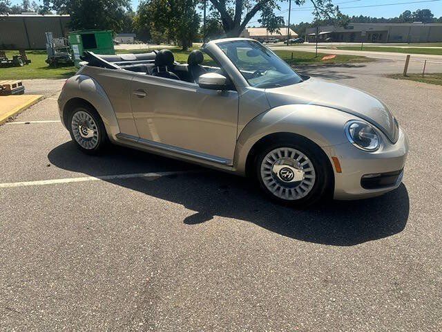 Used 2013 Volkswagen Beetle 2.5 FWD image 2