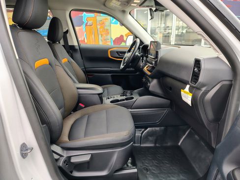 Used 2023 Ford Bronco Sport Badlands image 14