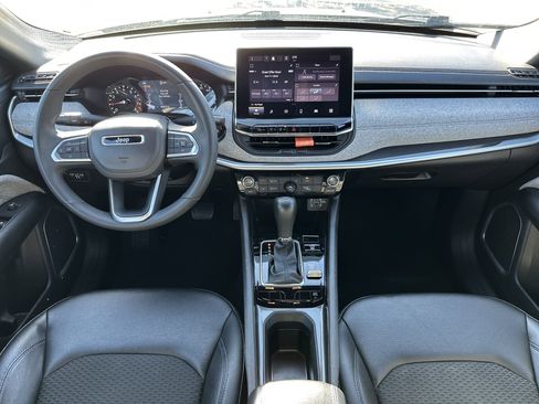 Used 2024 Jeep Compass Latitude image 21