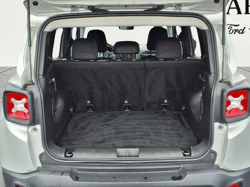 Used 2020 Jeep Renegade Sport w/ Sport Appearance Group FWD image 9