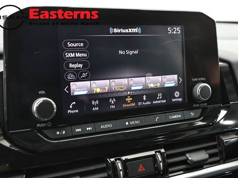 Used 2022 Nissan Pathfinder SV AWD/4WD image 18