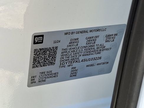 New 2025 Cadillac Escalade IQ Sport 2 image 17