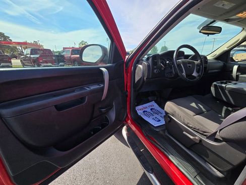 Used 2011 GMC Sierra 1500 SLE w/ SLE Preferred Package AWD/4WD image 7