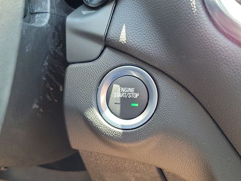 Used 2024 Chevrolet Equinox LT FWD image 23