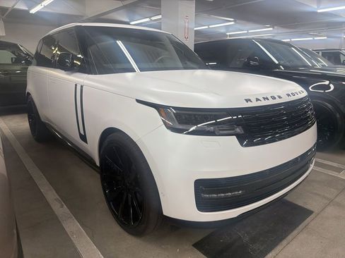 Used 2025 Land Rover Range Rover Autobiography AWD/4WD image 2