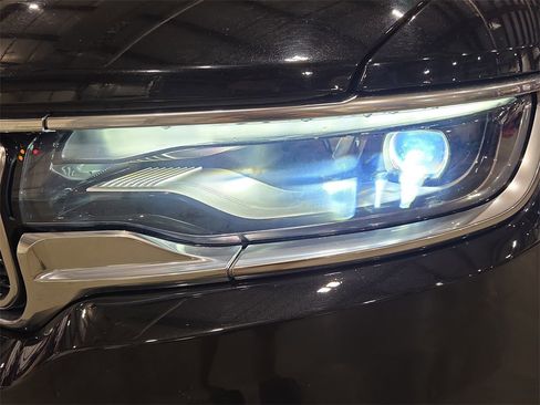 Used 2024 Jeep Wagoneer L Series II w/ Flexible Seating Group image 31