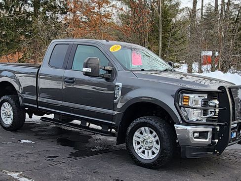 Used 2018 Ford F250 XLT w/ XLT Value Package image 2