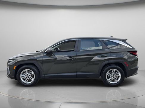 Certified 2026 Hyundai Tucson SE FWD image 3