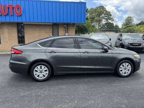 Used 2019 Ford Fusion S image 8