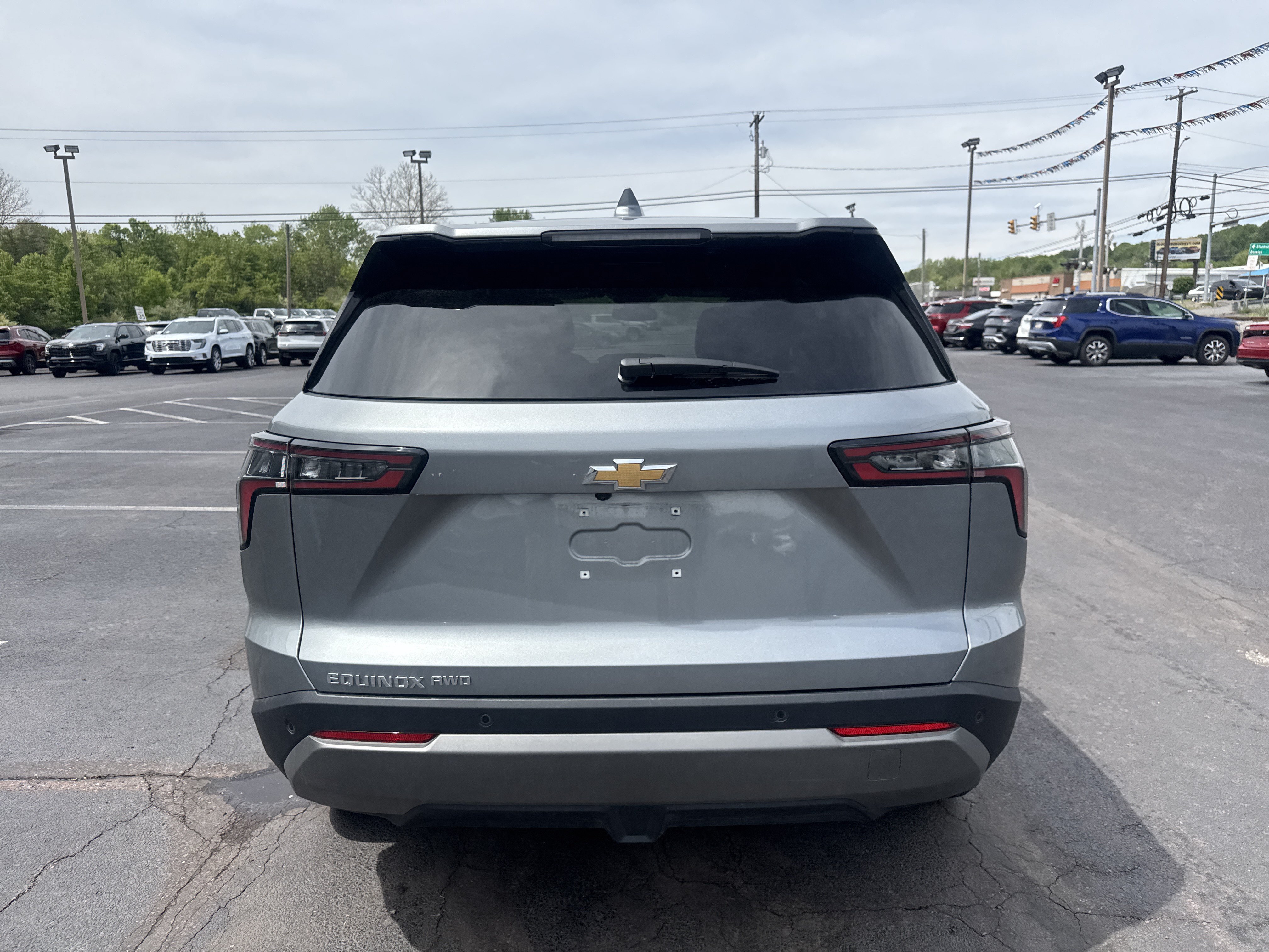 Used 2026 Chevrolet Equinox LT AWD/4WD image 4
