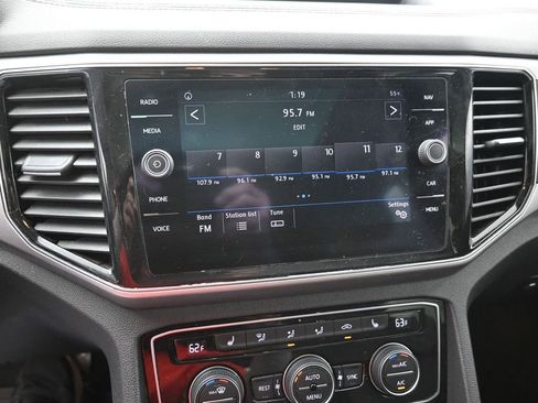 Used 2019 Volkswagen Atlas SEL FWD image 4