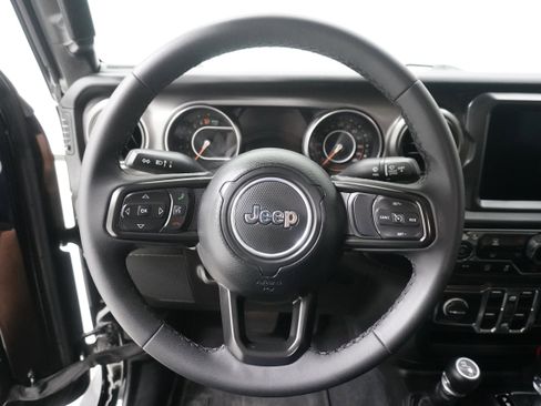 Used 2023 Jeep Gladiator Sport image 17