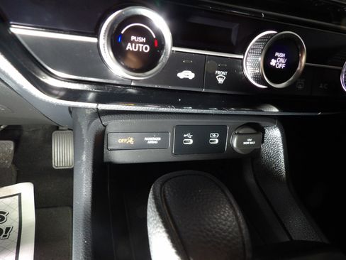 Used 2025 Honda Civic LX image 20