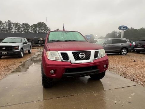 Used 2016 Nissan Frontier SV image 9