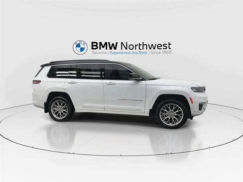 Used 2025 Jeep Grand Cherokee L Summit w/ MOPAR Finishing Package image 5