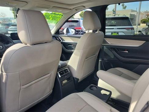 Used 2024 MAZDA CX-90 3.3 Turbo w/ Premium Package image 16