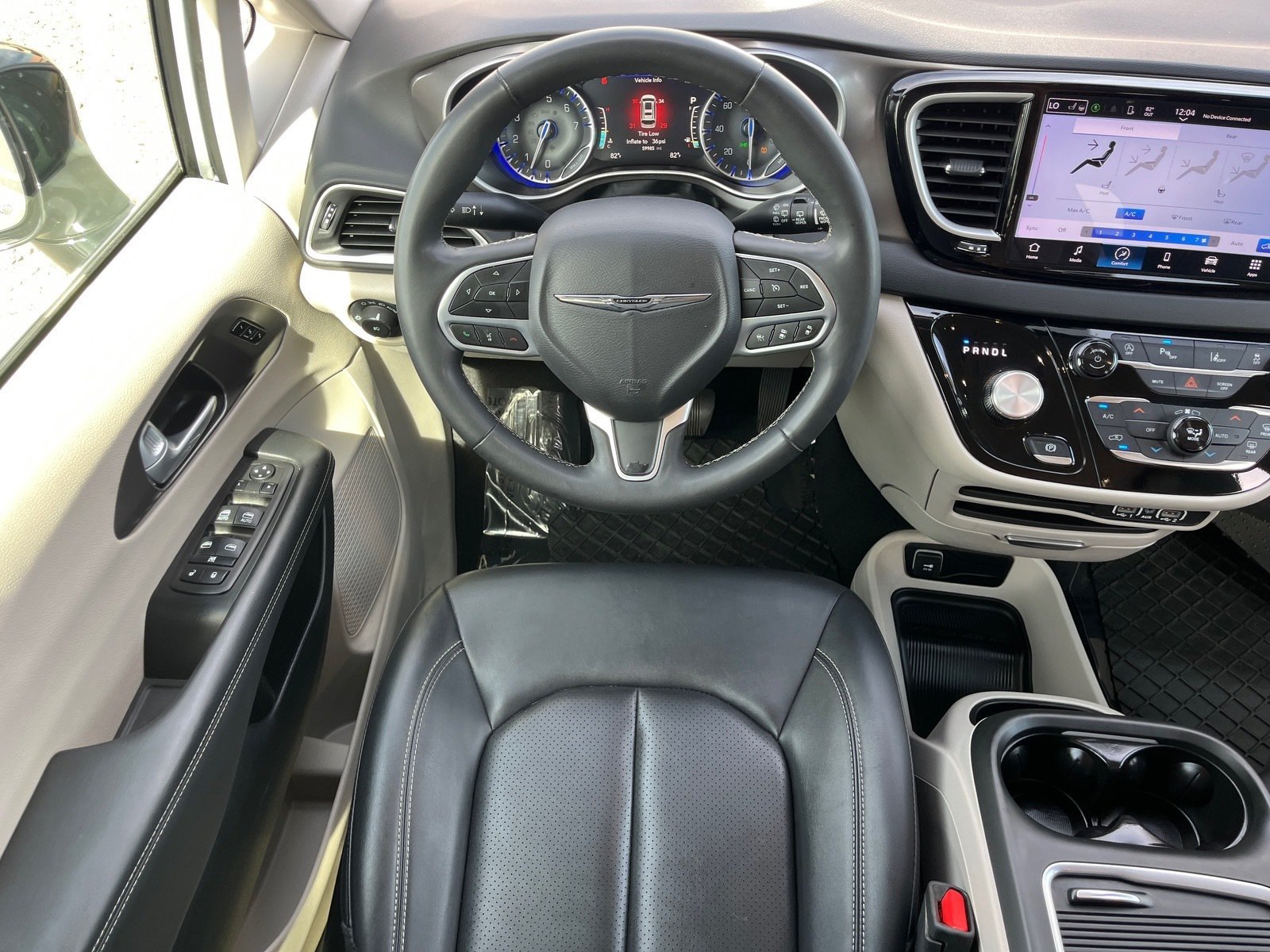 Used 2024 Chrysler Pacifica Touring-L FWD image 13