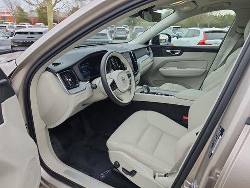 Used 2025 Volvo XC60 T8 Plus w/ Protection Package Premier image 11