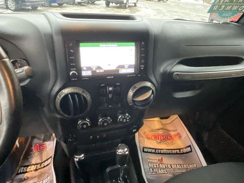 Used 2018 Jeep Wrangler Unlimited Sport image 19