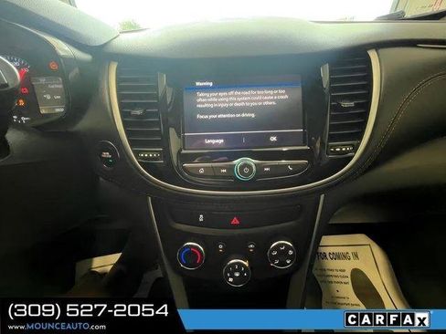 Used 2021 Chevrolet Trax LT w/ LT Convenience Package FWD image 18