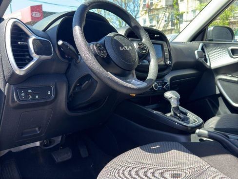 Certified 2022 Kia Soul LX w/ Technology Package image 16