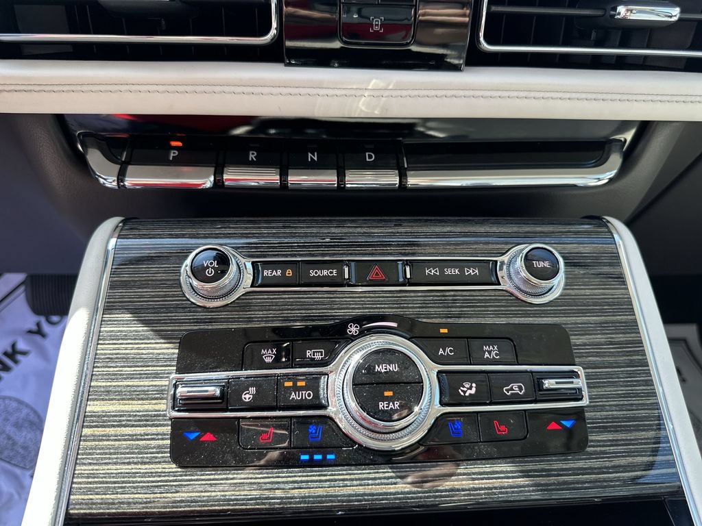 Used 2024 Lincoln Aviator Black Label AWD/4WD image 25